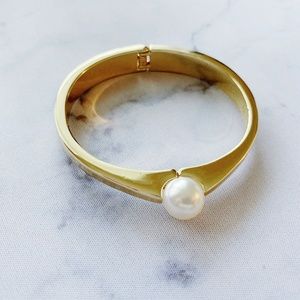 Adia Kibur Imitation Pearl Bangle Bracelet